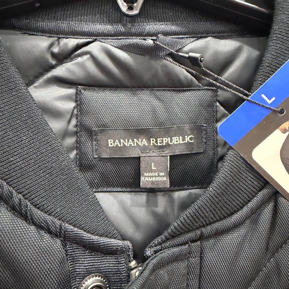 Banana Republic Men's Quilted Bomber Jacket in Black NWT - Picture 4 of 5